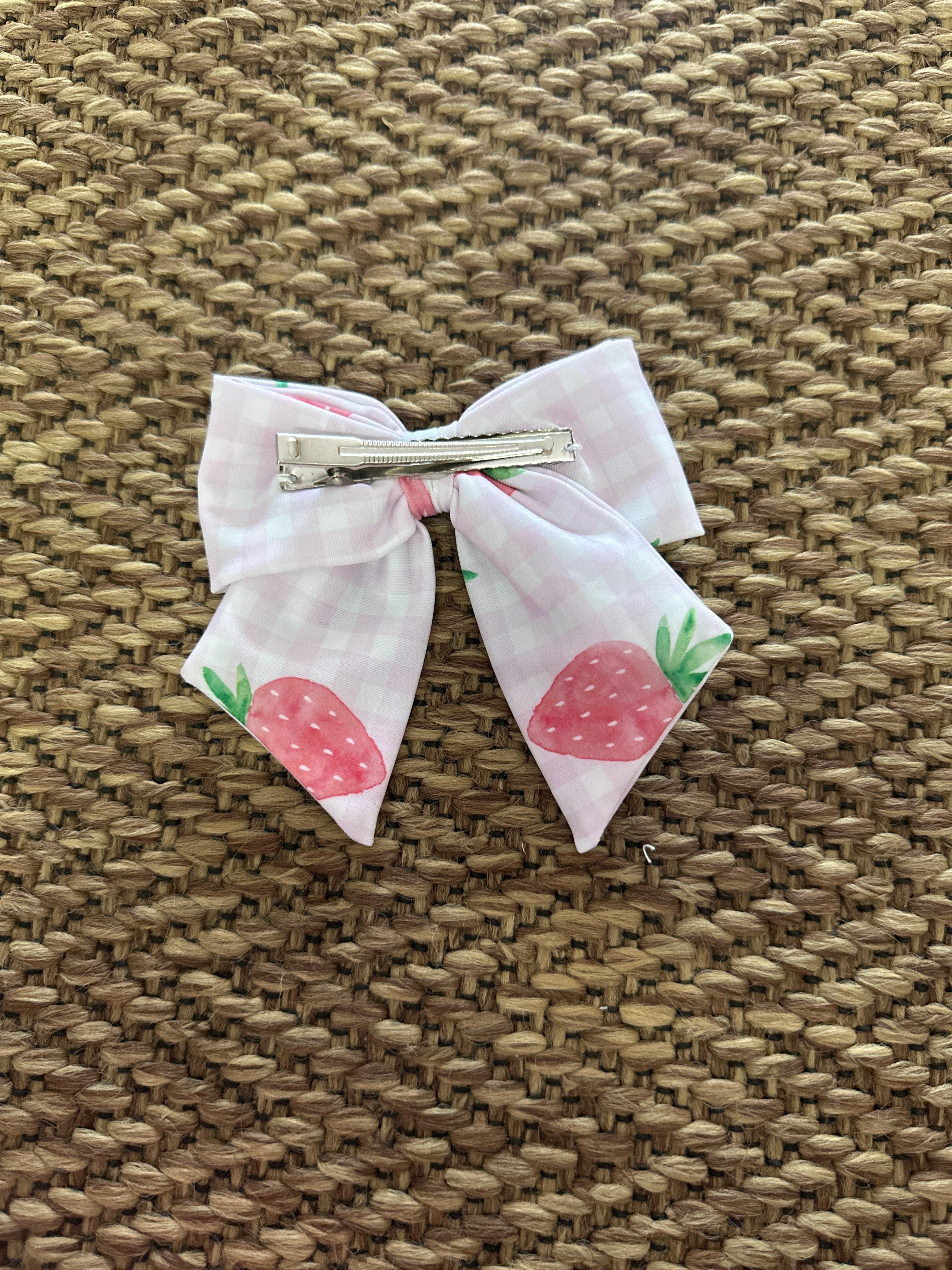 Fiocco a coccodrillo per capelli Fragole - Be Brave Boutique