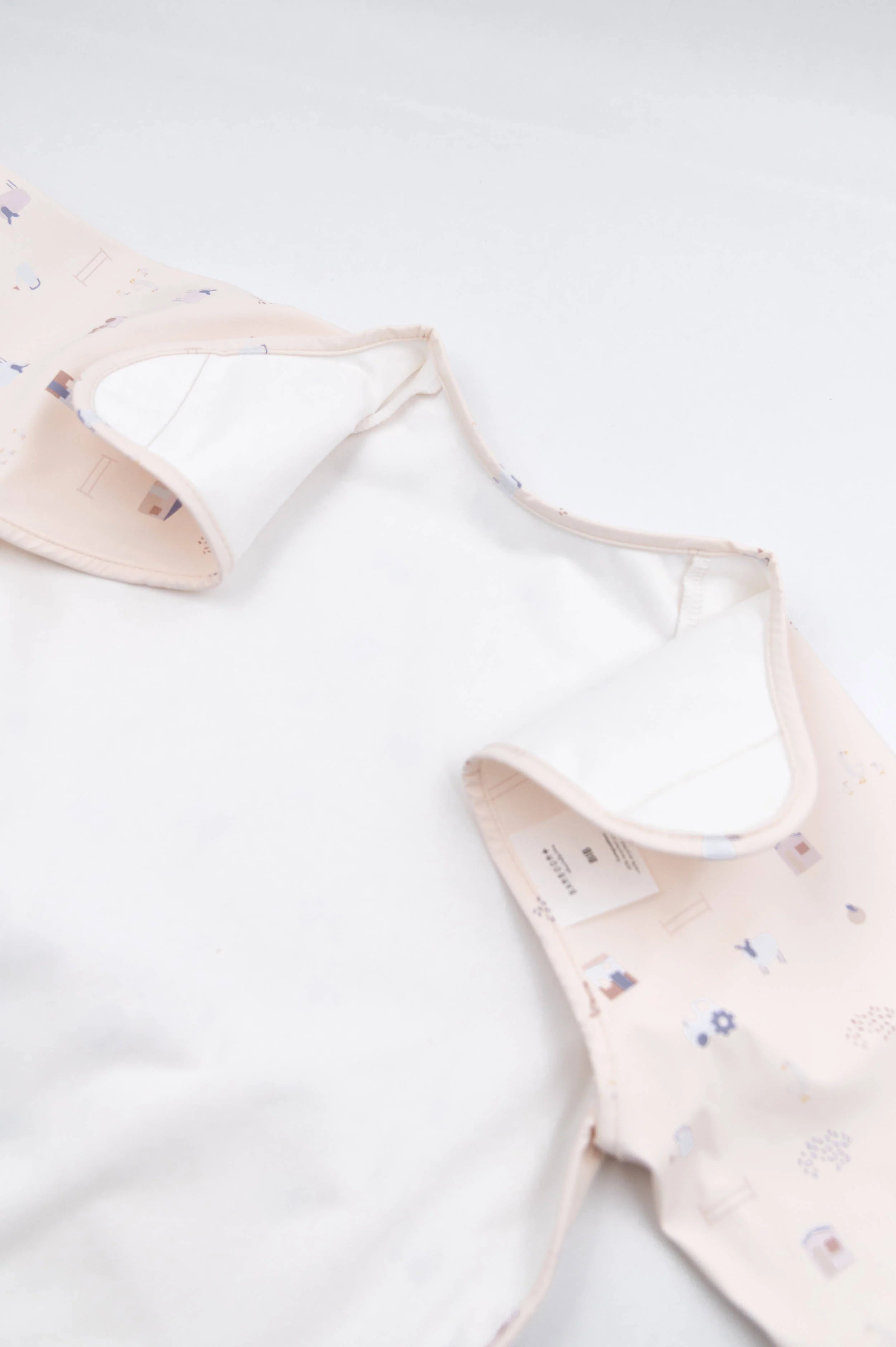 Bib impermeabile con maniche - THE FARM 133 - Be Brave Boutique