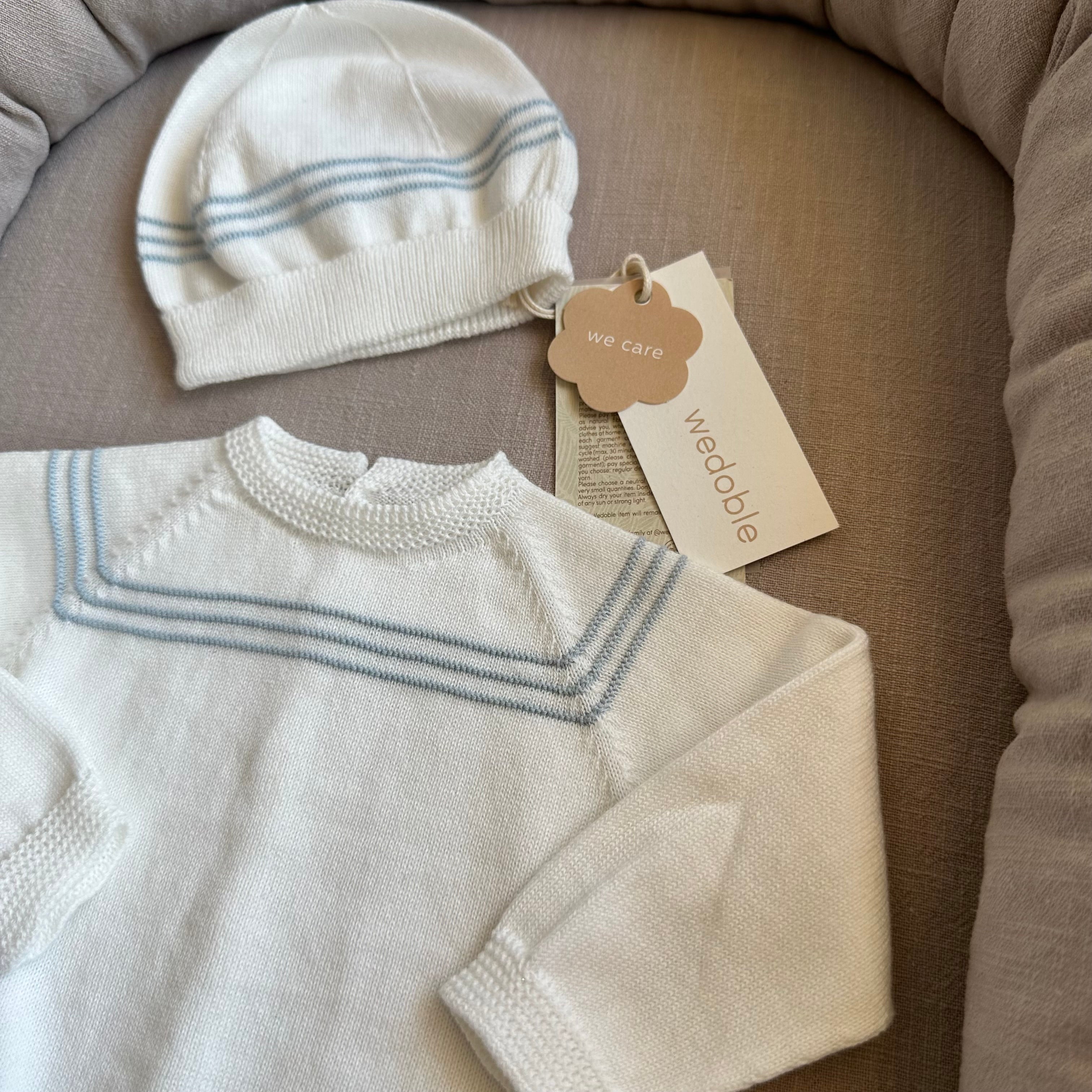 Copri fasce Bianco e azzurro in cotone organico con cappellino - Be Brave Boutique