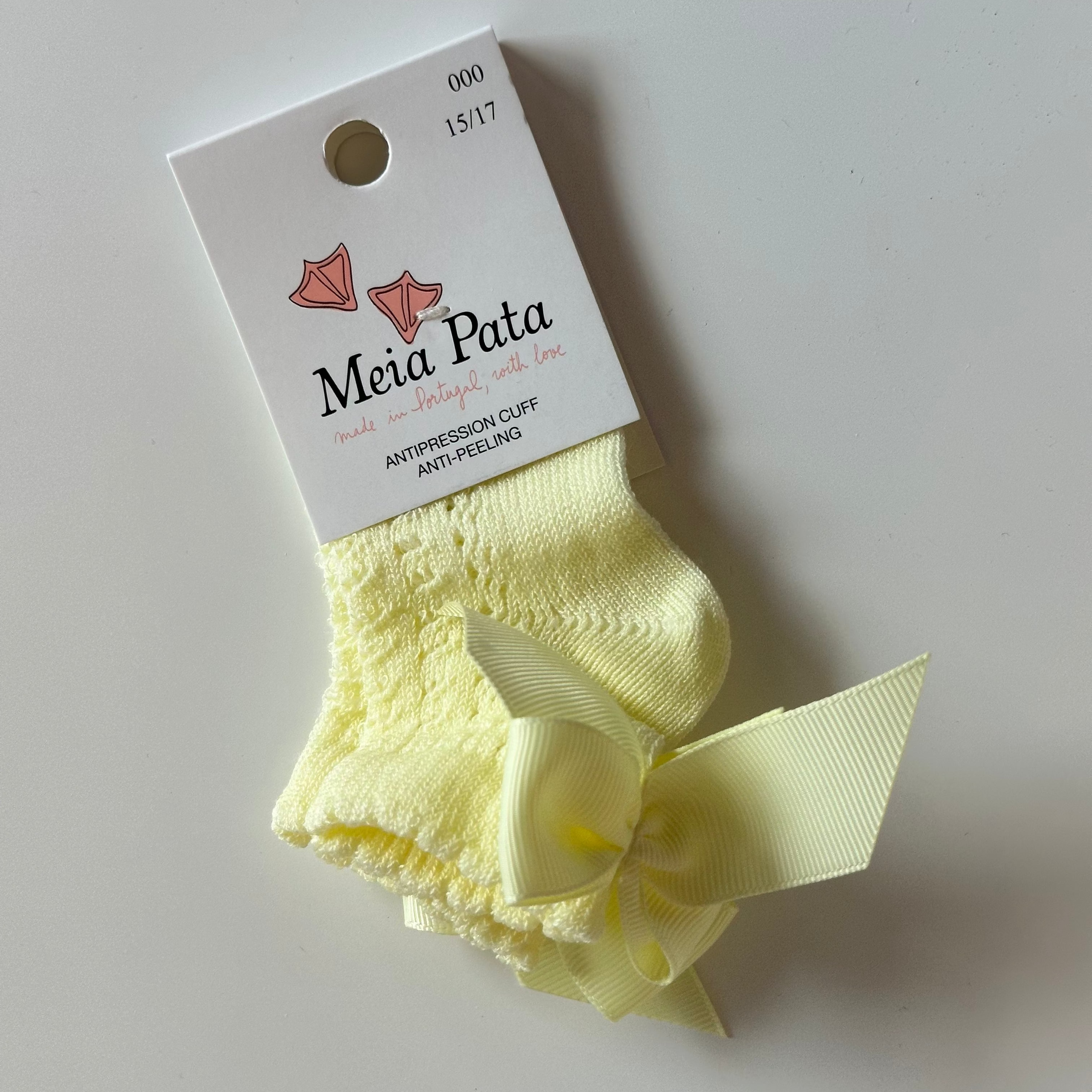 Calze bimba basse con fiocco traforate Yellow Meia Pata - Be Brave Boutique