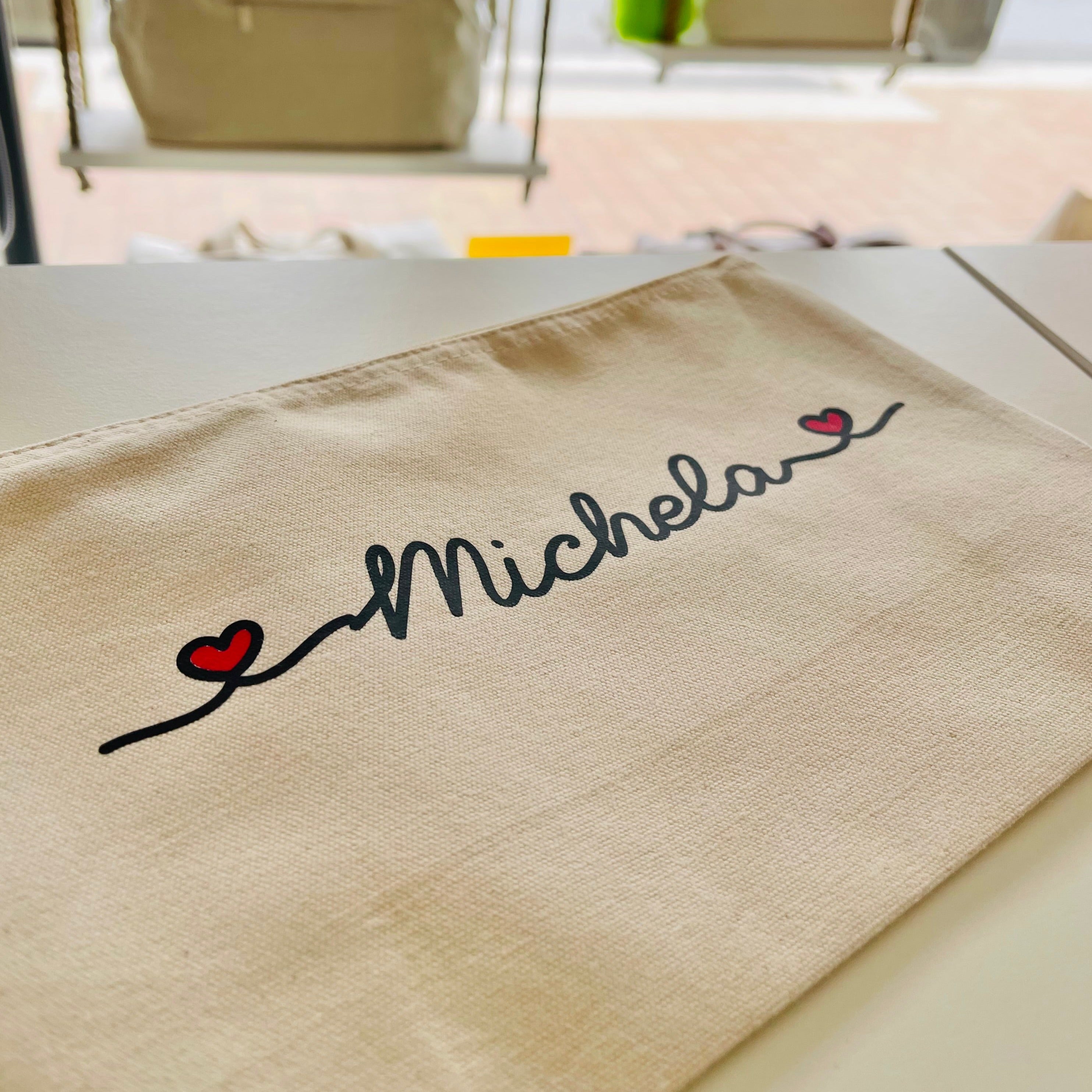 Pochette cuoricini personalizzabile - Be Brave Boutique