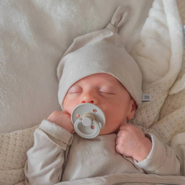 BAMBOOM Cappellino neonato con nodo Pure - Sabbia 09 - Be Brave Boutique