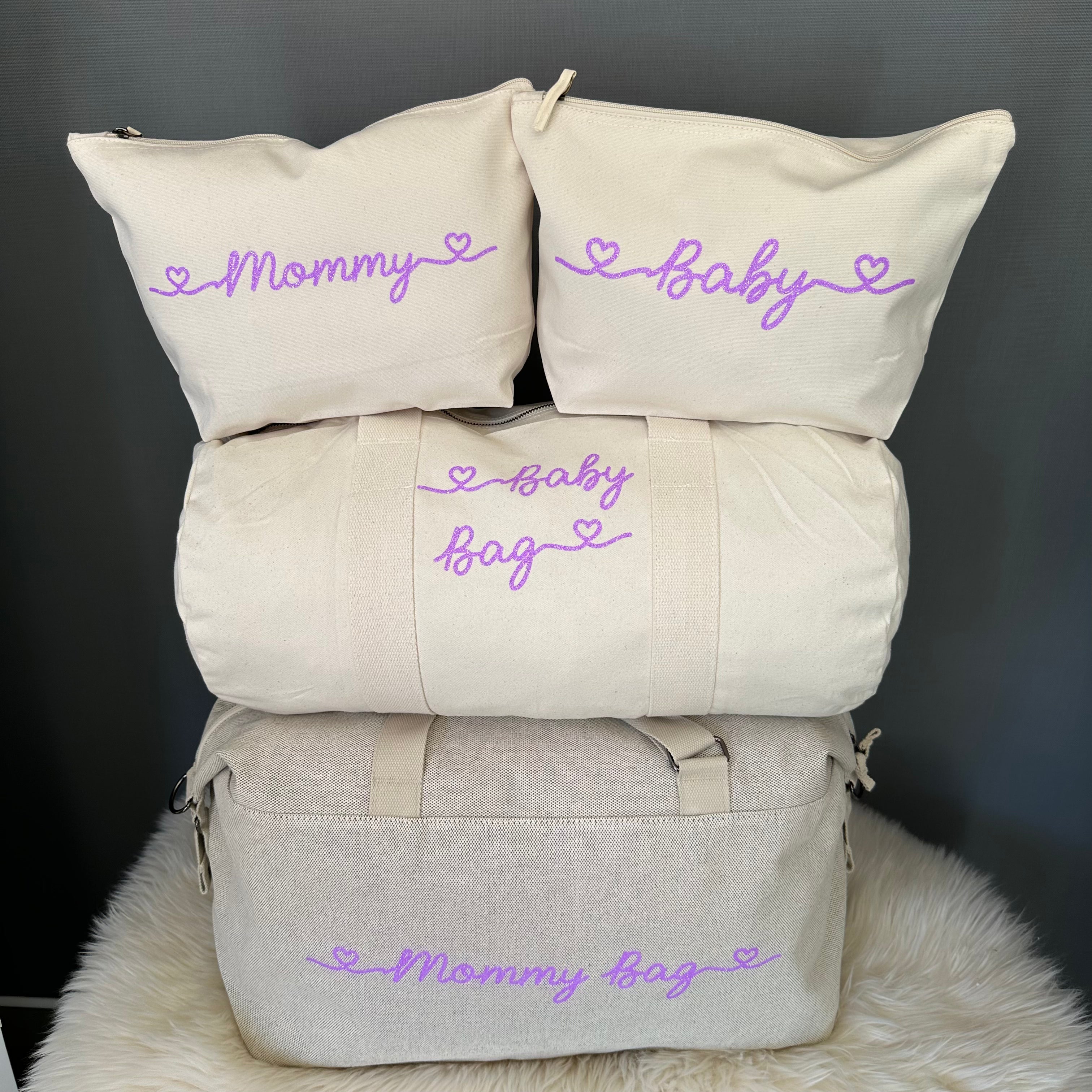 Borsone mamma, 1 borsone baby  e 2 Pochette con cuoricini Lavanda Glitter - Be Brave Boutique