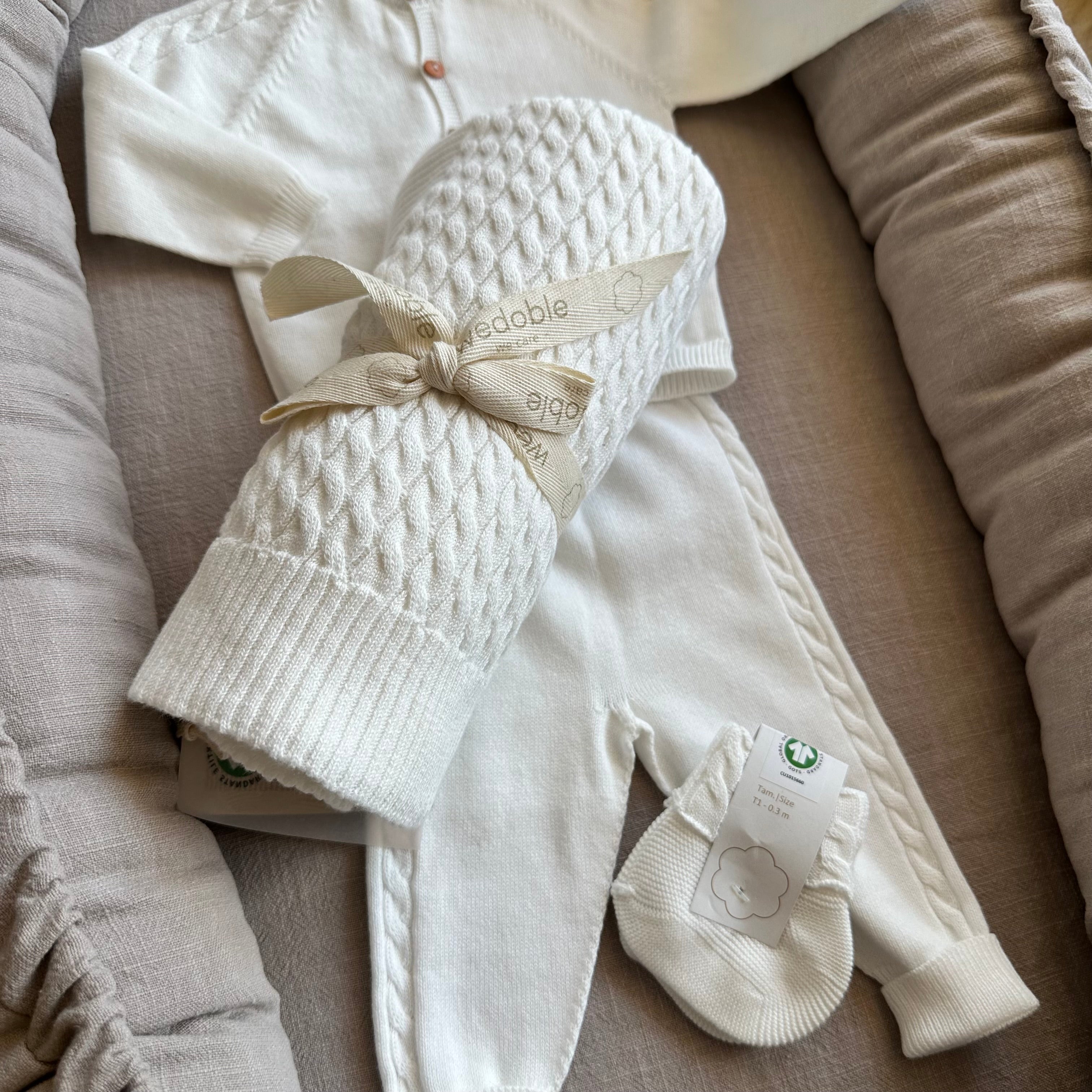 Completo nascita Bianco in cotone organico copertina più calzini - Be Brave Boutique