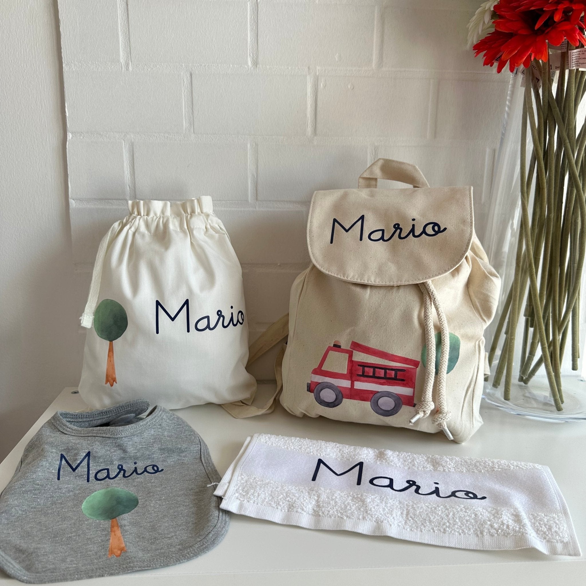 Set asilo Mini Zaino, Sacchetto cambi, asciugamani e bavetta pompieri - Be Brave Boutique