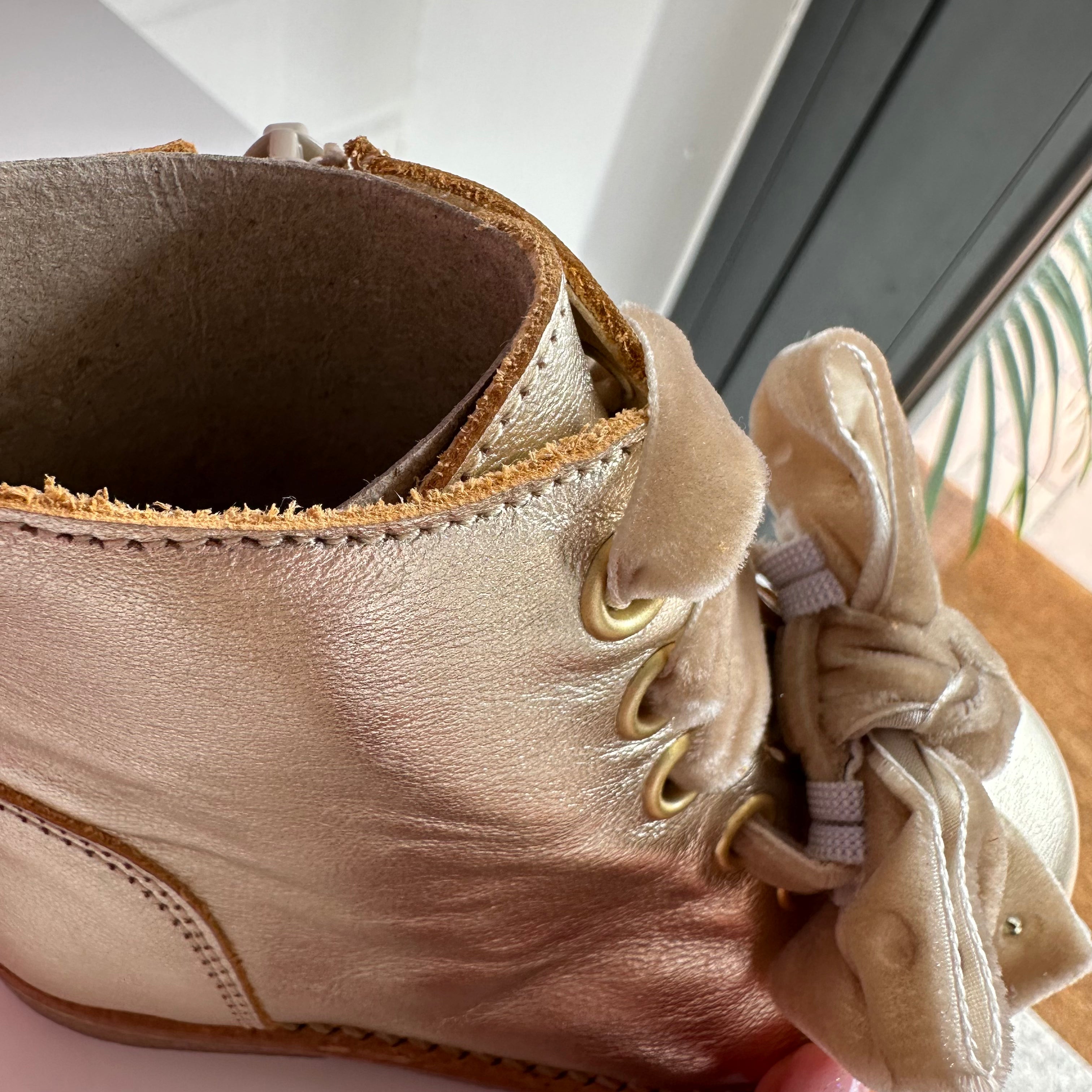 LANDANINES stivaletto in pelle  oro  Lucido con  plantare anatomico - Be Brave Boutique