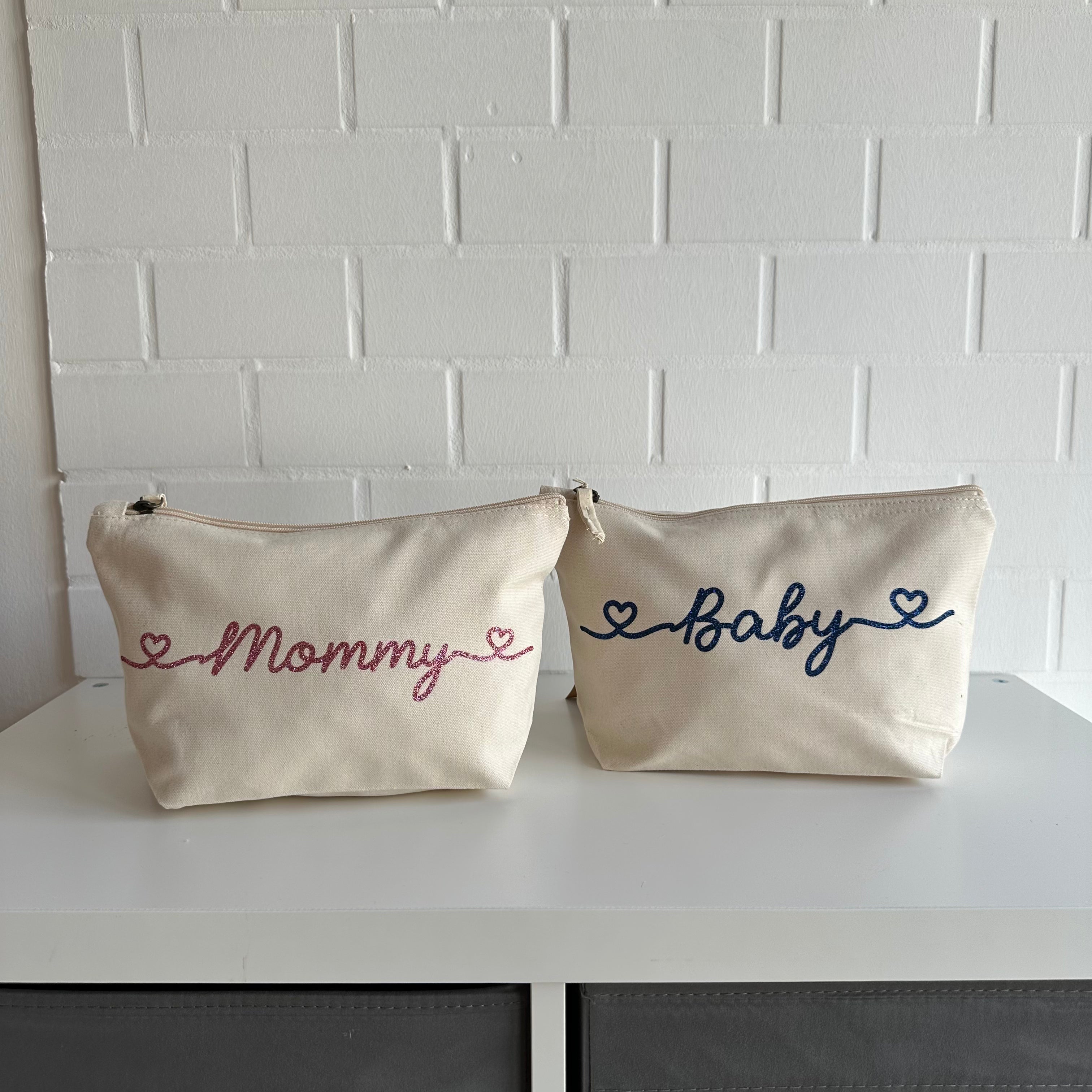 Set 2 pochette Mommy e Baby glitter rosa e blu - Be Brave Boutique