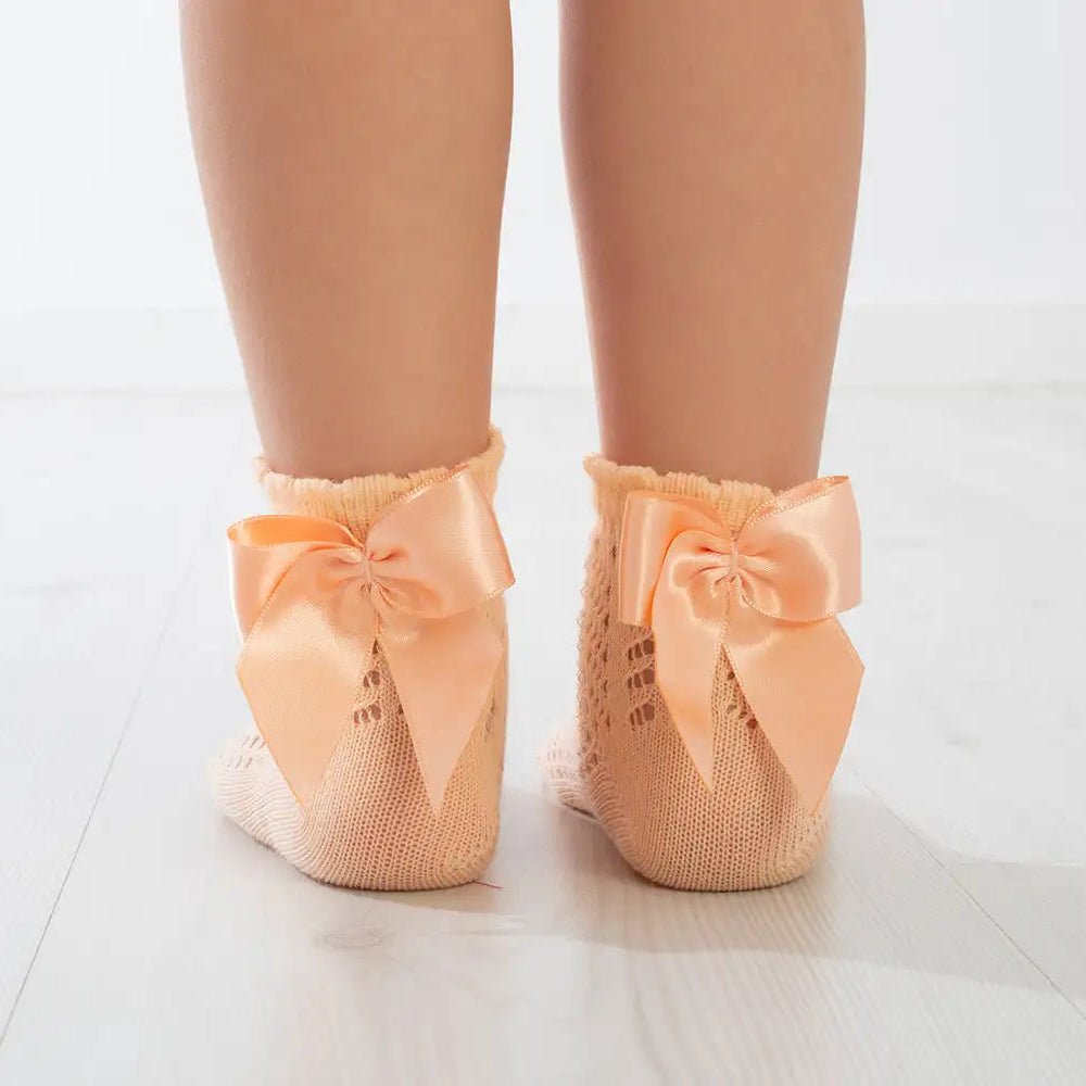 Calze bimba basse con fiocco traforate Peach Meia Pata - Be Brave Boutique