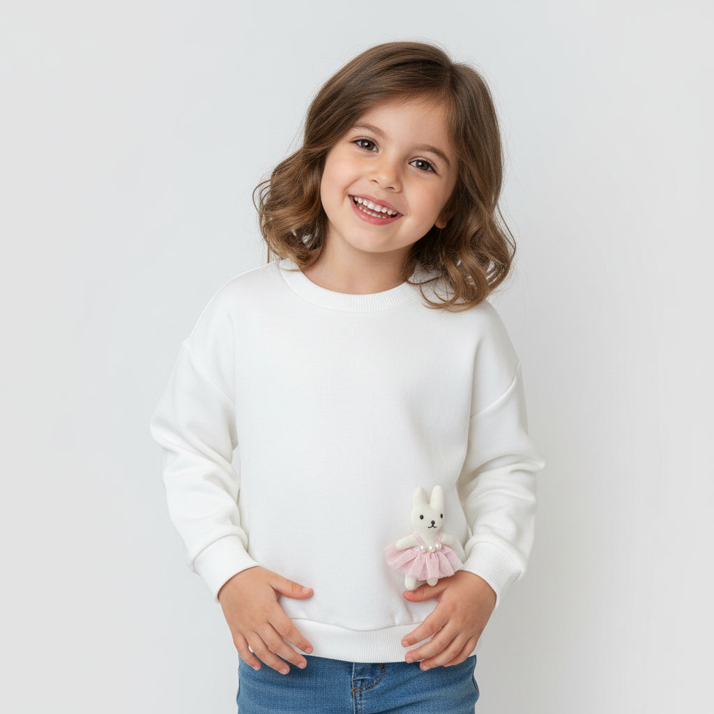 Felpa bianca bambina con coniglietto applicato – dolce e versatile