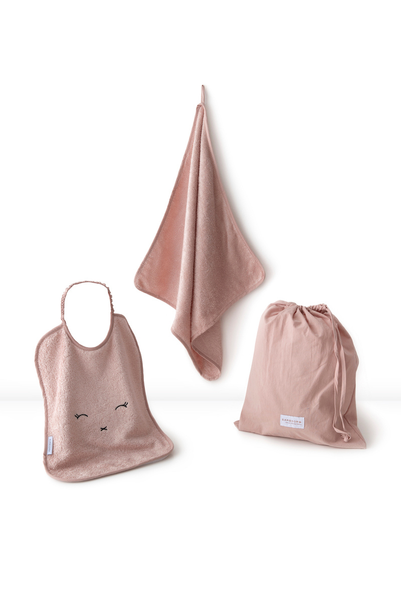 BAMBOOM Set Asilo 3pezzi: asciugamano, bavaglio, sacca  -spugna- - Be Brave Boutique