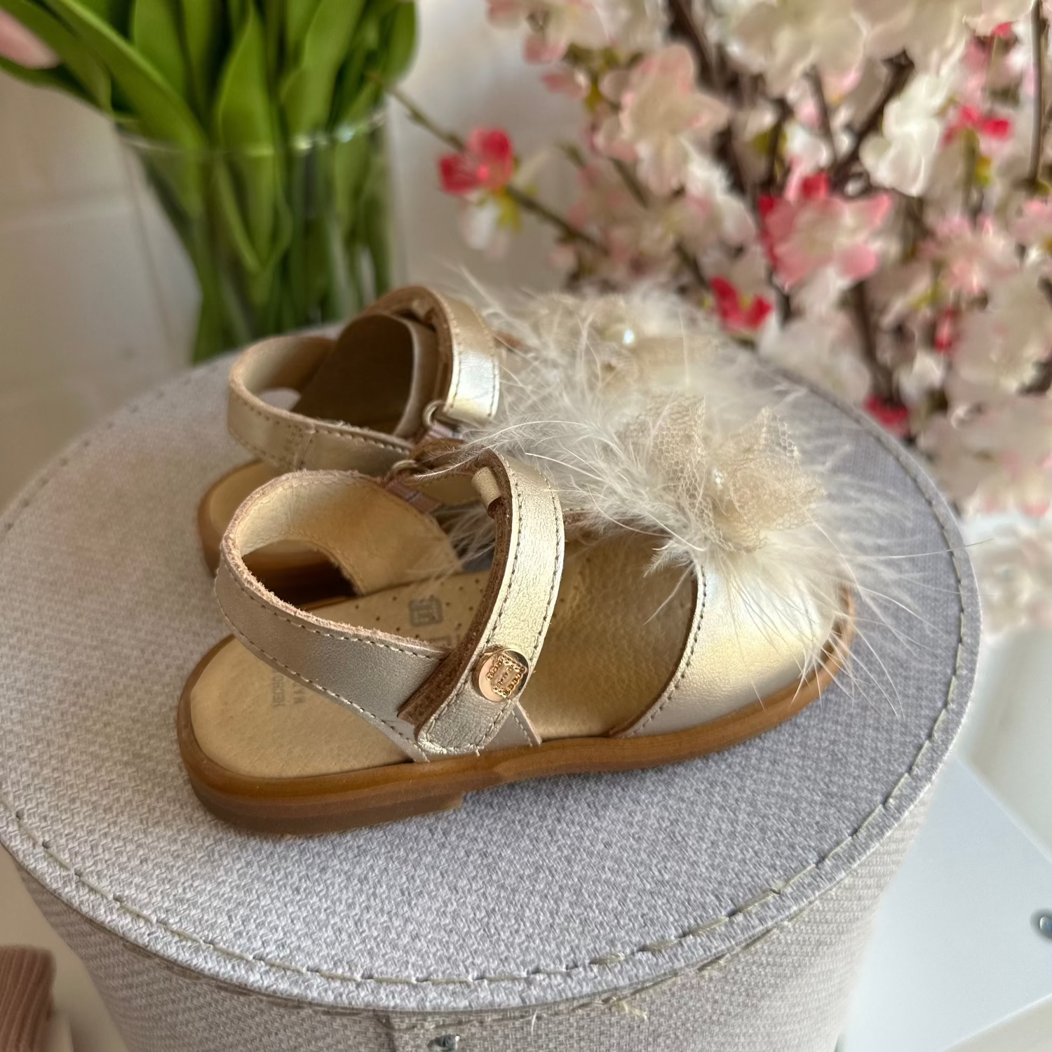 ANDANINES sandali eleganti  Oro con piume e plantare anatomico - Be Brave Boutique